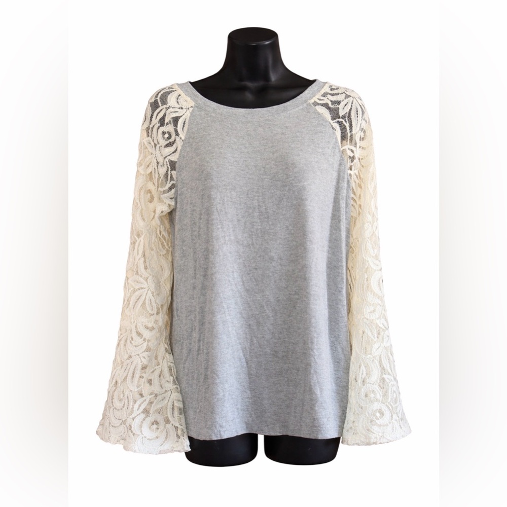 Heather Gray Top with Lace Sleeves Women’s Size M
